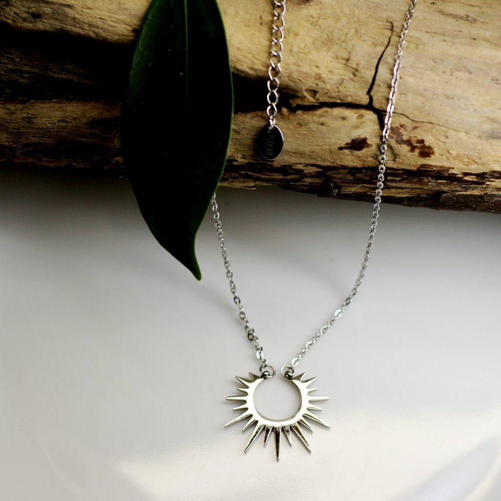 Necklace / 100% stainless steel / hypoallergenic & waterproof